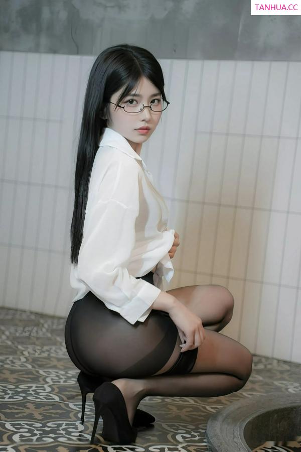 吴佩慈 吴佩慈 [XiuRen]高清写真图 2025.07.30 No.10601 美少女@ 白色衬衫第29张图片